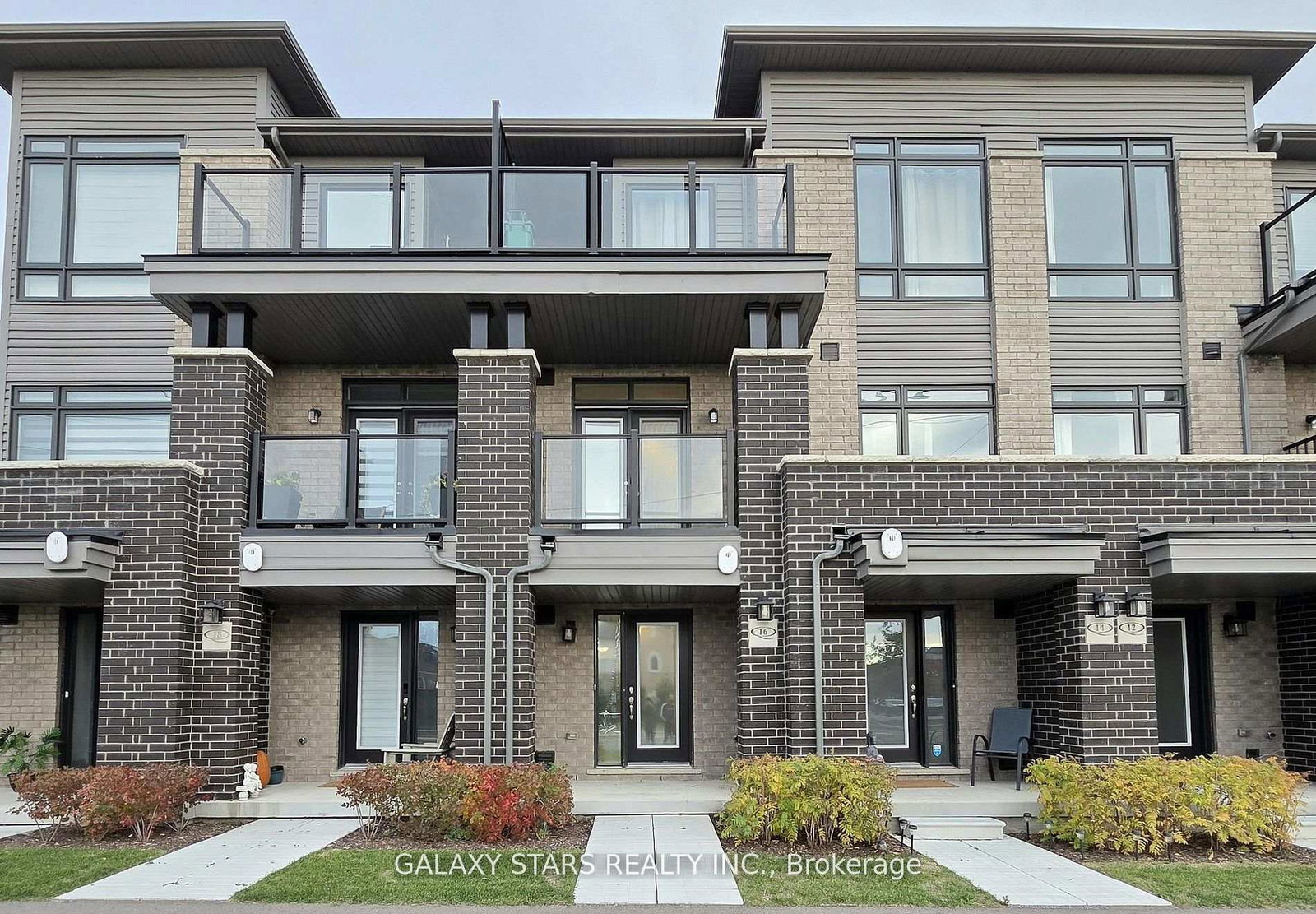 16-emmas-way-whitby-ontario-e13235030