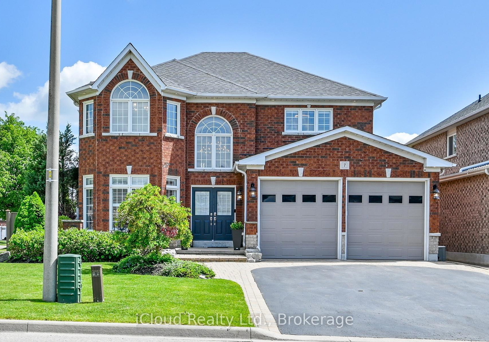 7-gagnon-gate-whitby-ontario-e13237356