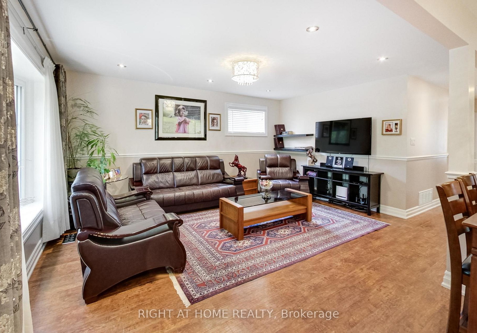 8-suraty-avenue-scarborough-ontario-e13238470