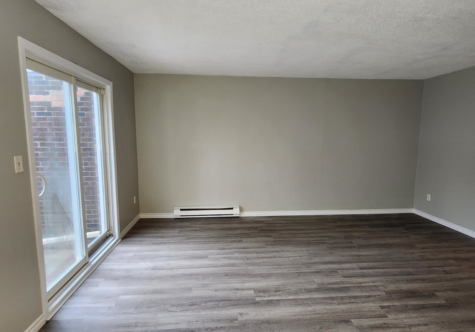 72cricklewood-drive-oshawa-ontario-e13238872