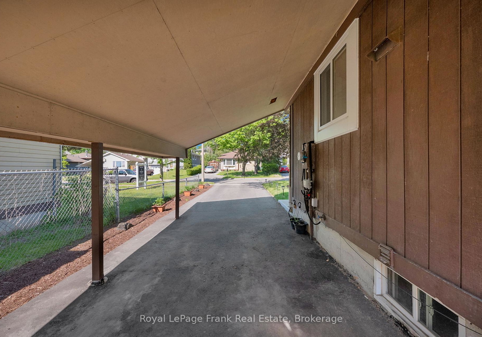 576-annandale-street-oshawa-ontario-e13239046