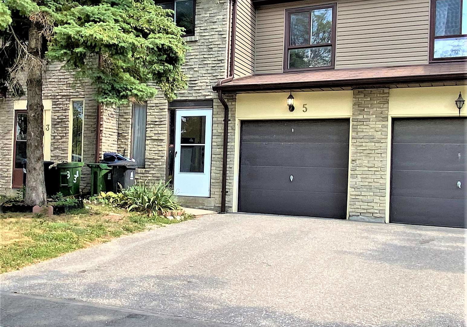 5-thunder-grove-scarborough-ontario-e13239186