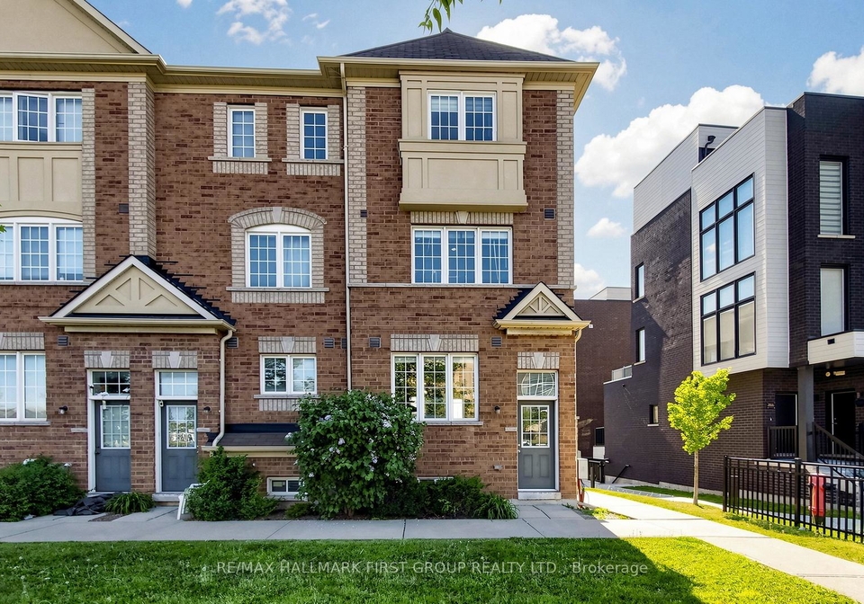1-cooperage-lane-ajax-ontario-e13240214