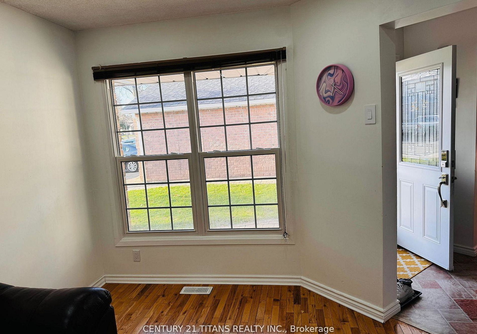 20-hemingford-place-whitby-ontario-e13240270