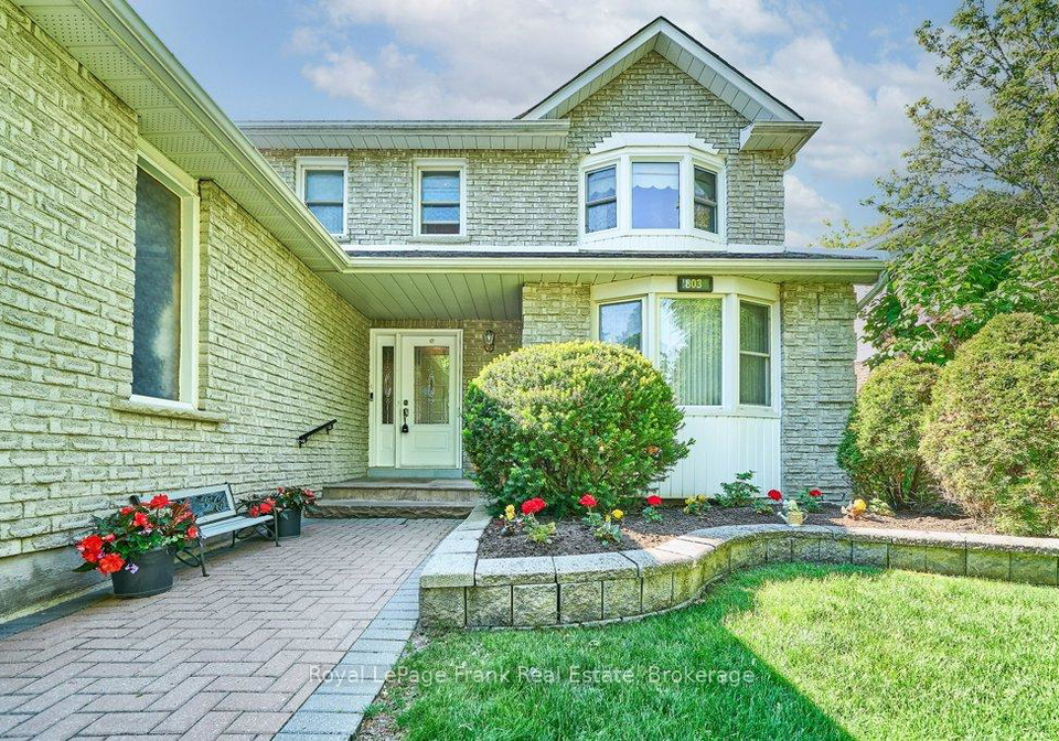 803-linden-court-whitby-ontario-e13242356