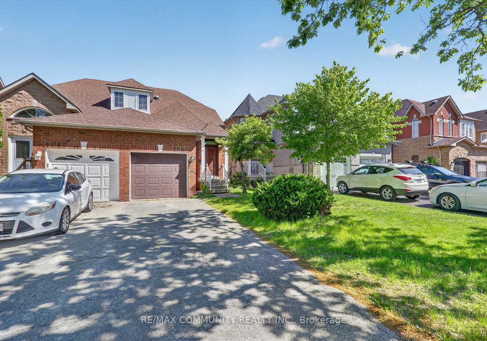 1645-autumn-crescent-pickering-ontario-e13243874