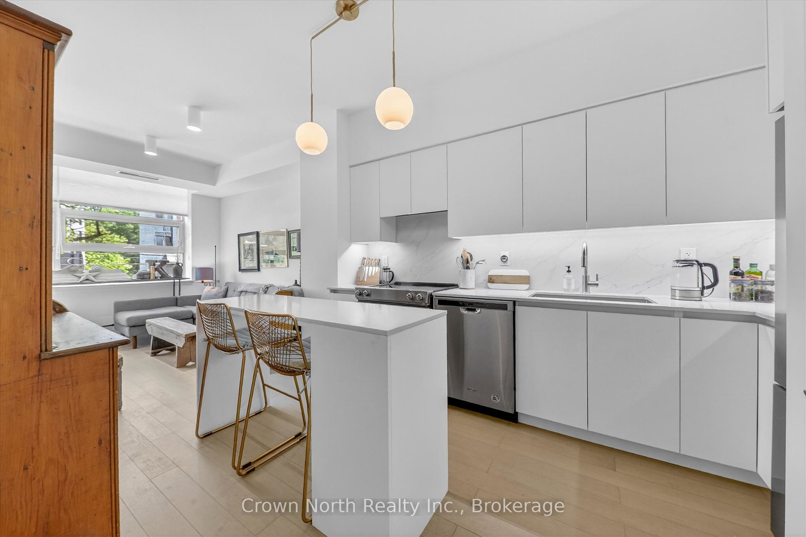 601-kingston-road-toronto-ontario-e13245636