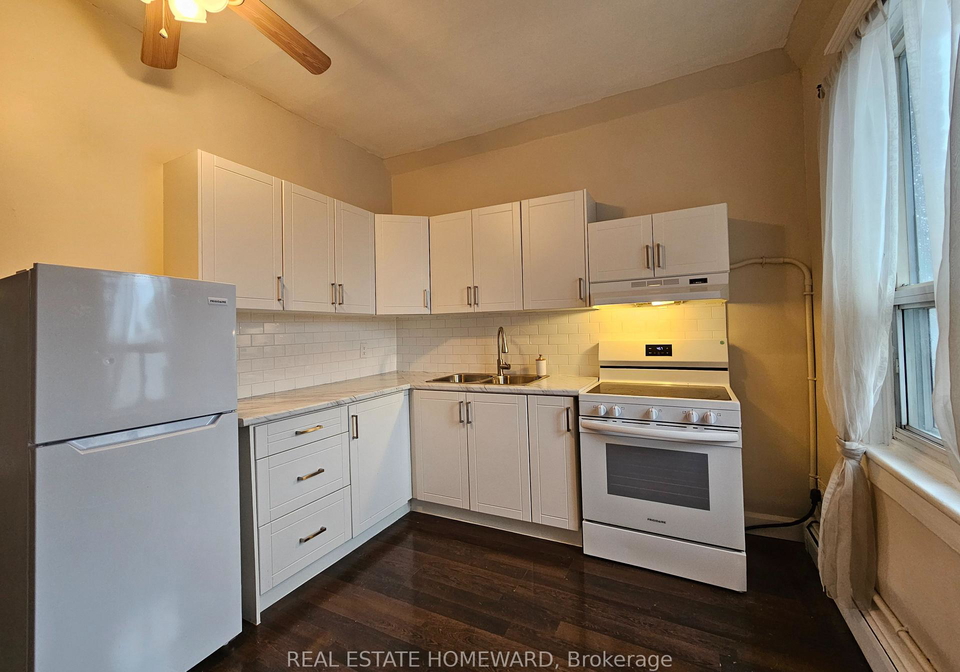 733-pape-avenue-east-york-ontario-e13247686