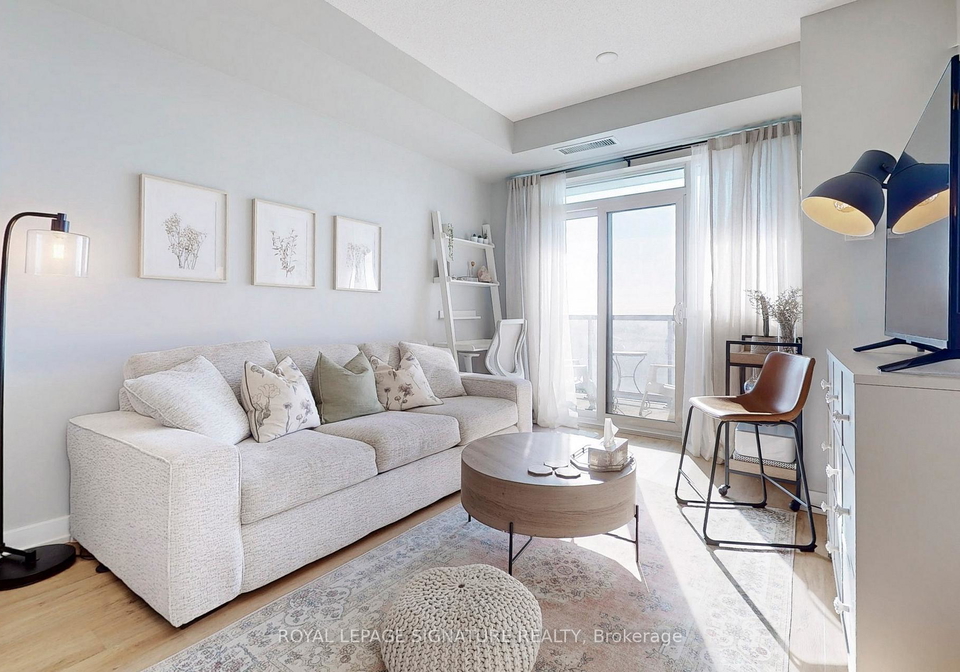 8-trent-avenue-toronto-ontario-e13248780
