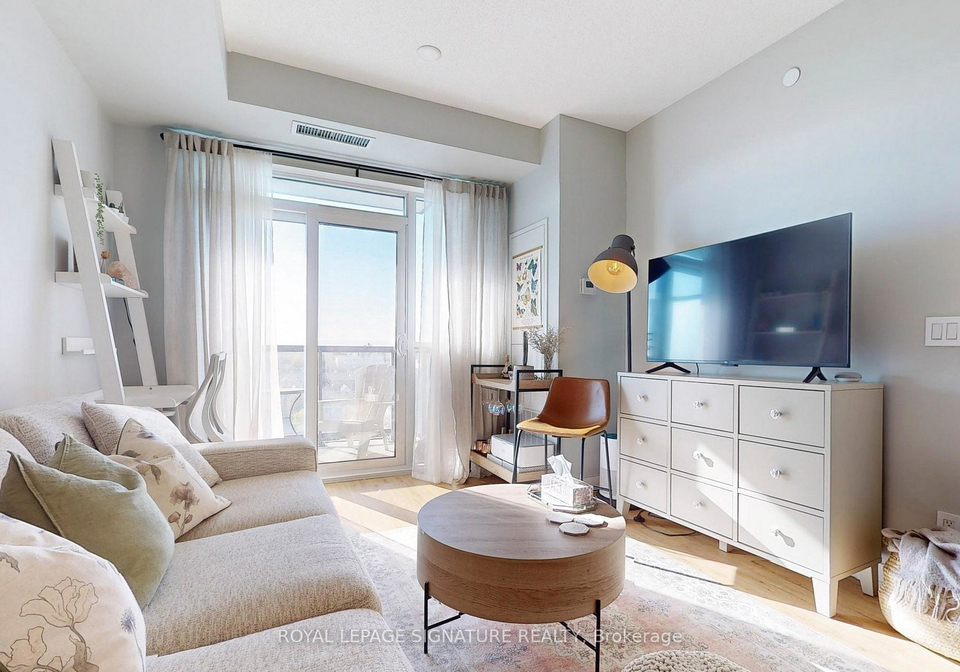 8-trent-avenue-toronto-ontario-e13248780