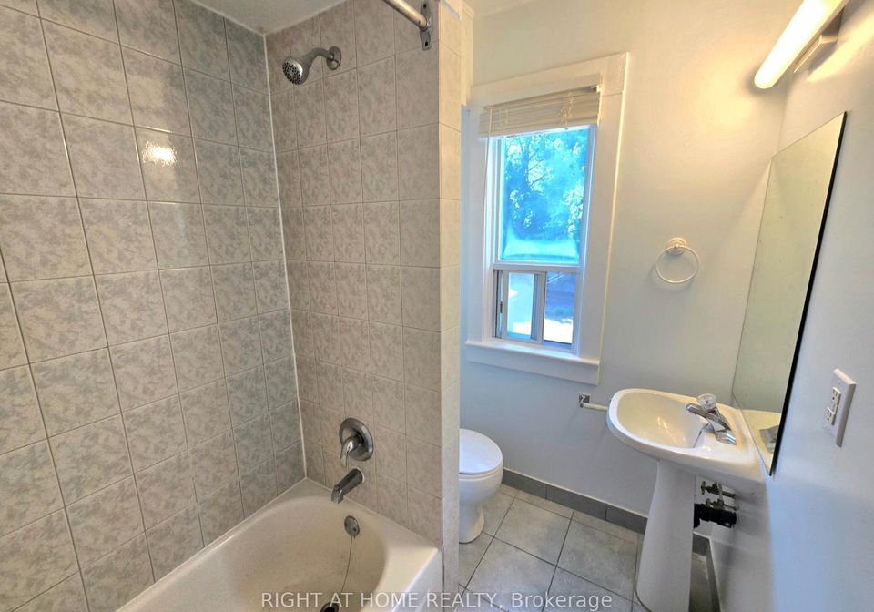 344-glebeholme-boulevard-east-york-ontario-e13249244