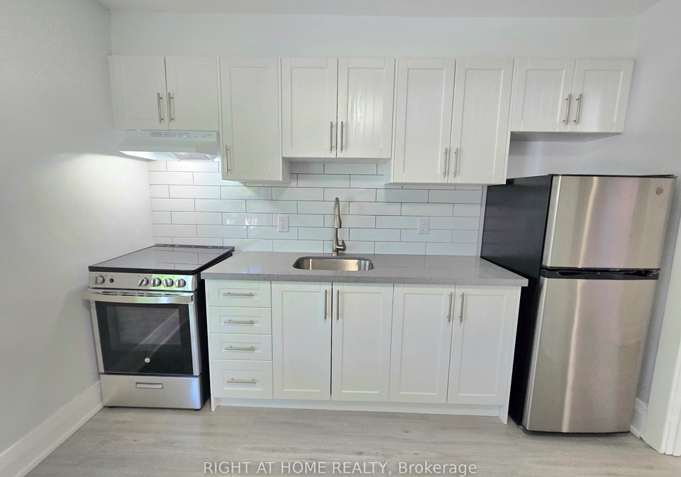 344-glebeholme-boulevard-east-york-ontario-e13249244