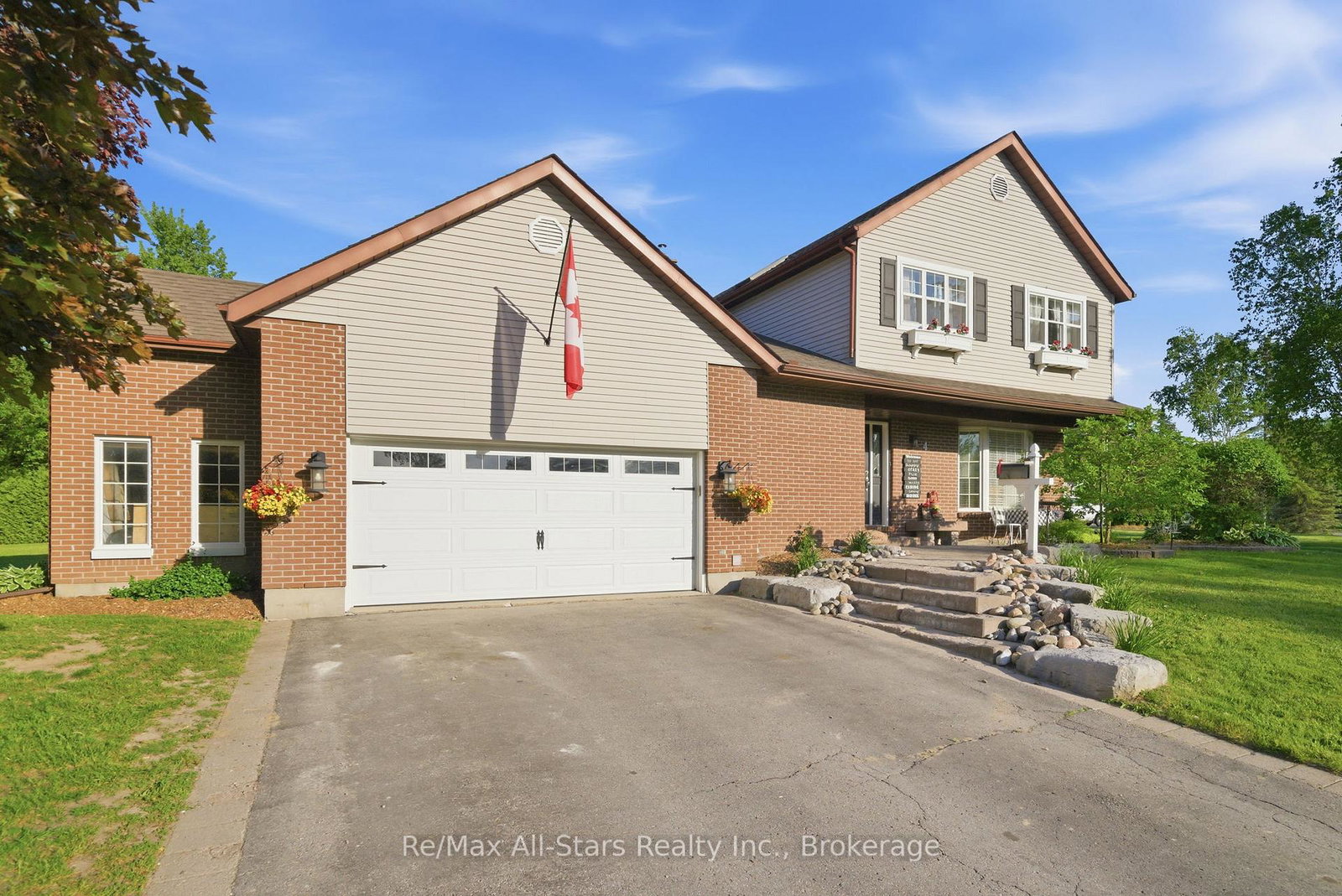 4-circle-drive-scugog-ontario-e13249812