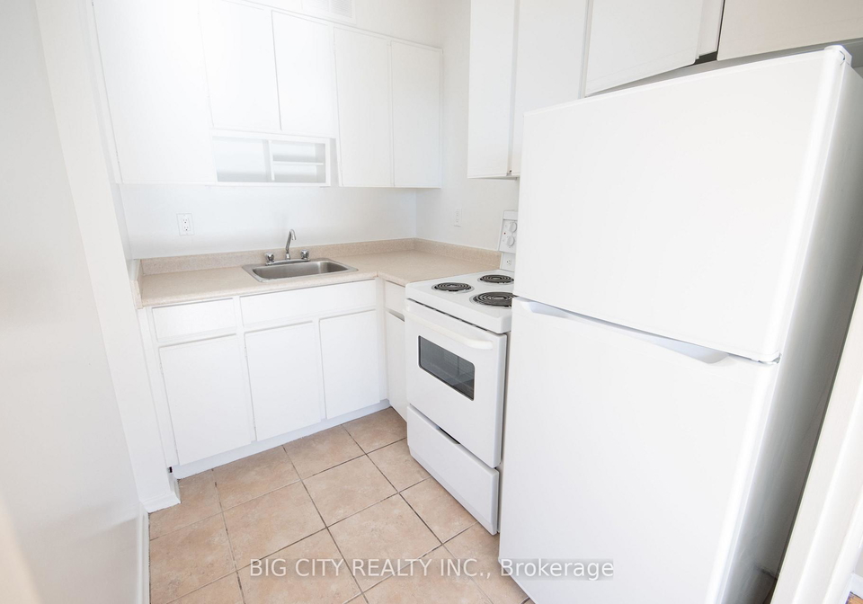 70-cambridge-avenue-east-york-ontario-e13257446