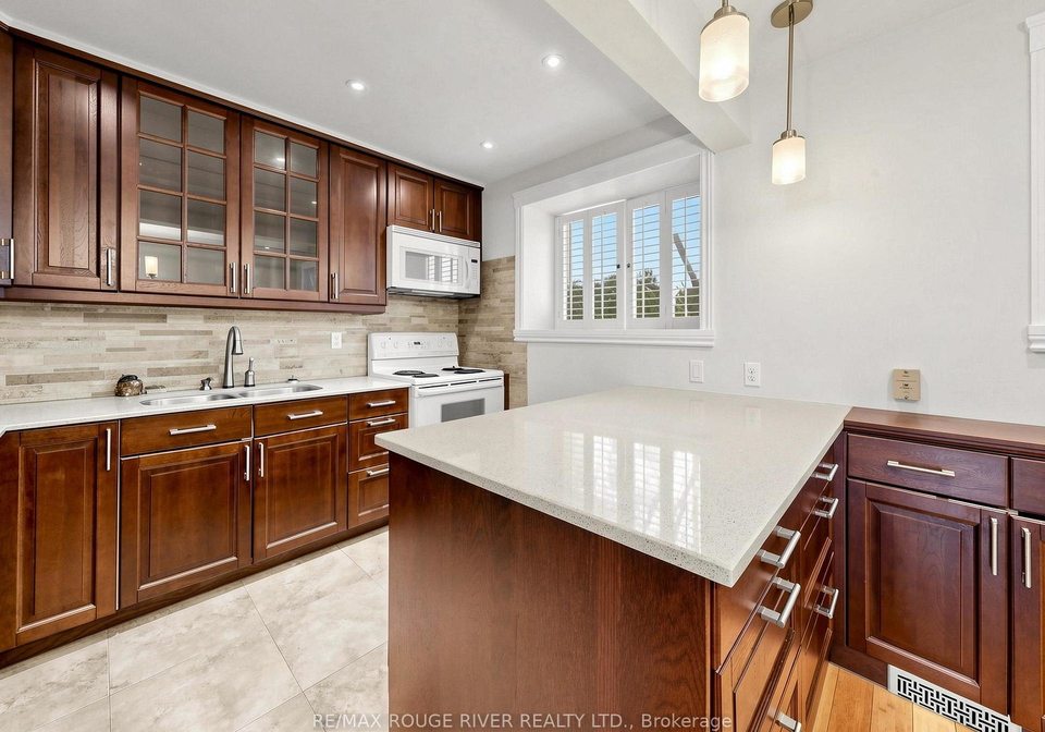 25-collinsgrove-road-scarborough-ontario-e13259542