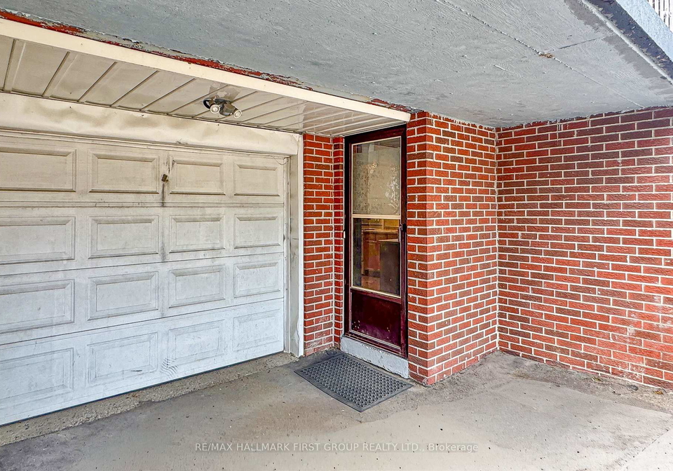 33-robbinstone-drive-scarborough-ontario-e13300484