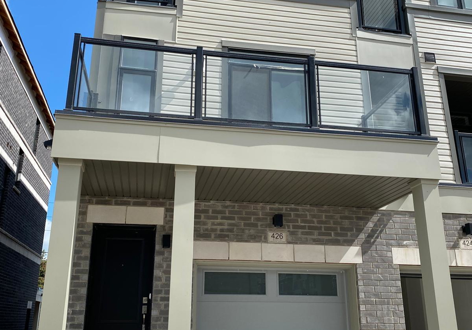 426-okanagan-path-oshawa-ontario-e13410526