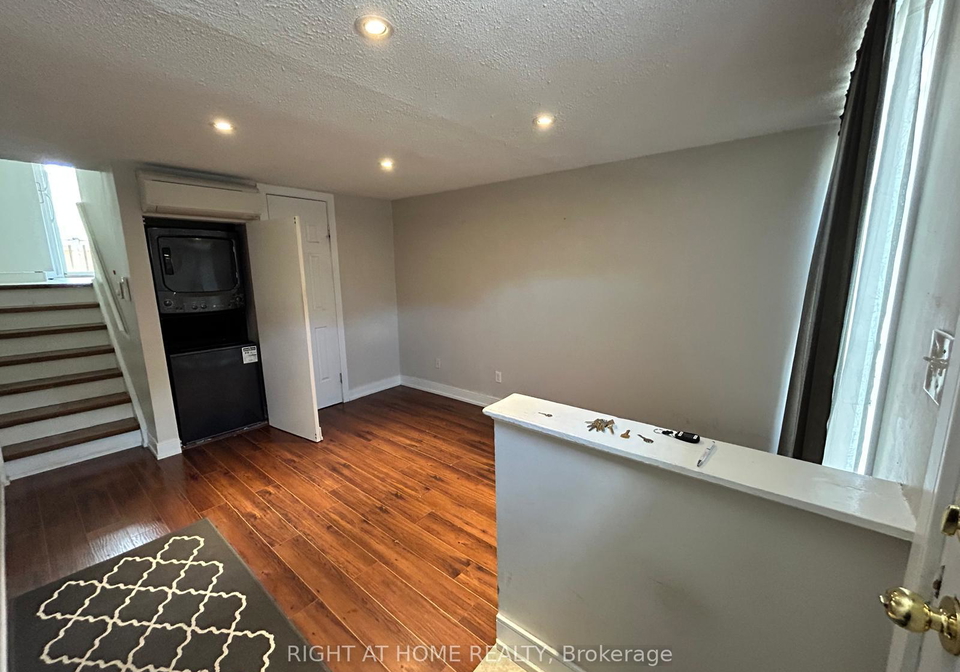 1666-queen-street-e-toronto-ontario-e13410534