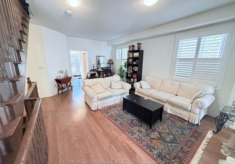 1195-plymouth-drive-oshawa-ontario-e13411258