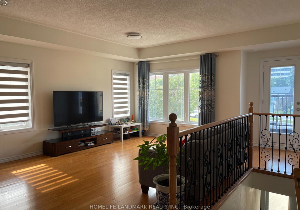 1-eaton-park-lane-scarborough-ontario-e13411864
