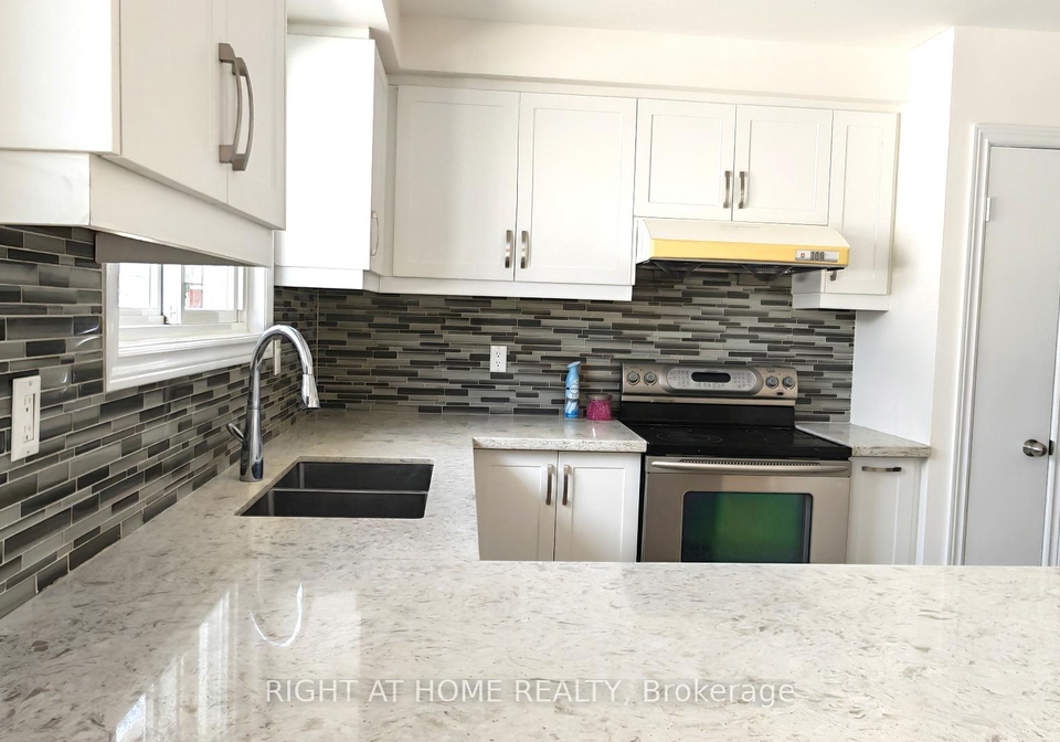 81-heaslip-terrace-scarborough-ontario-e13412670