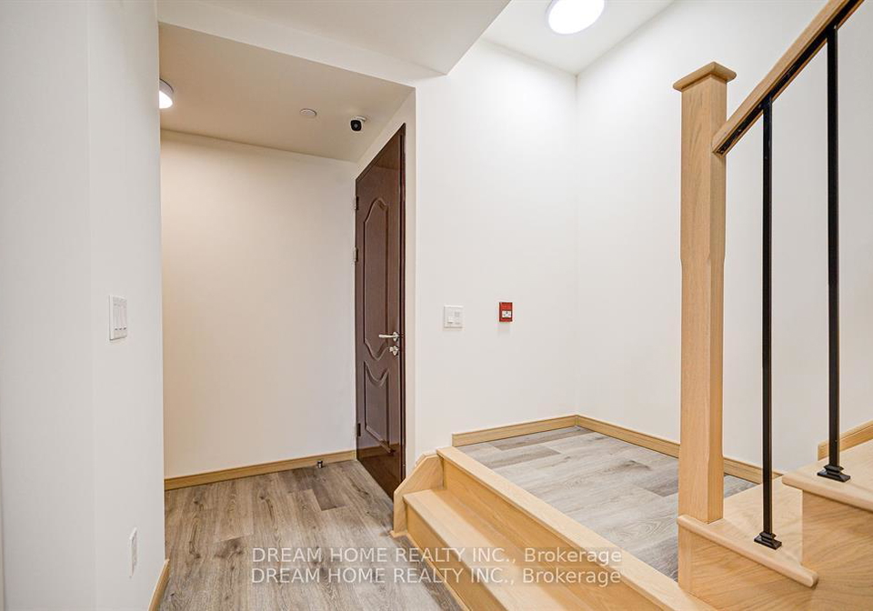 50-morecambe-gate-scarborough-ontario-e13414664