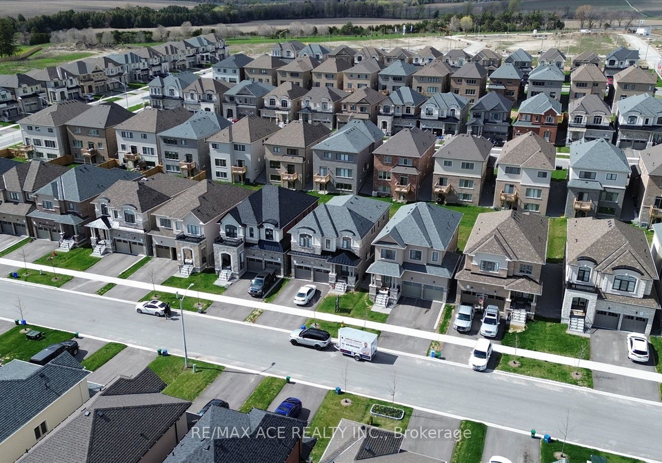 218-flood-avenue-clarington-ontario-e13414790
