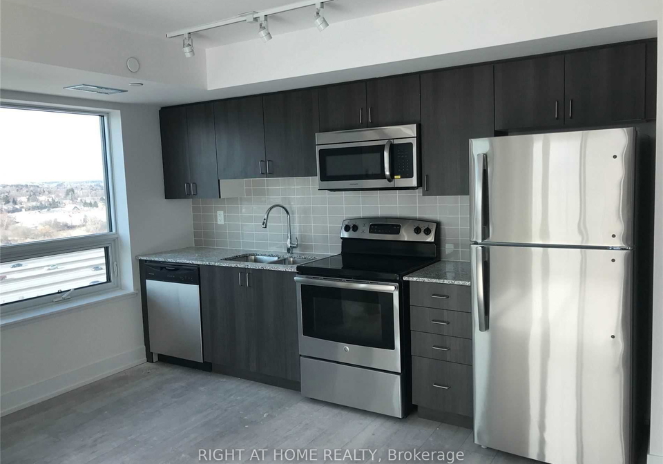 1215-bayly-street-pickering-ontario-e13415302