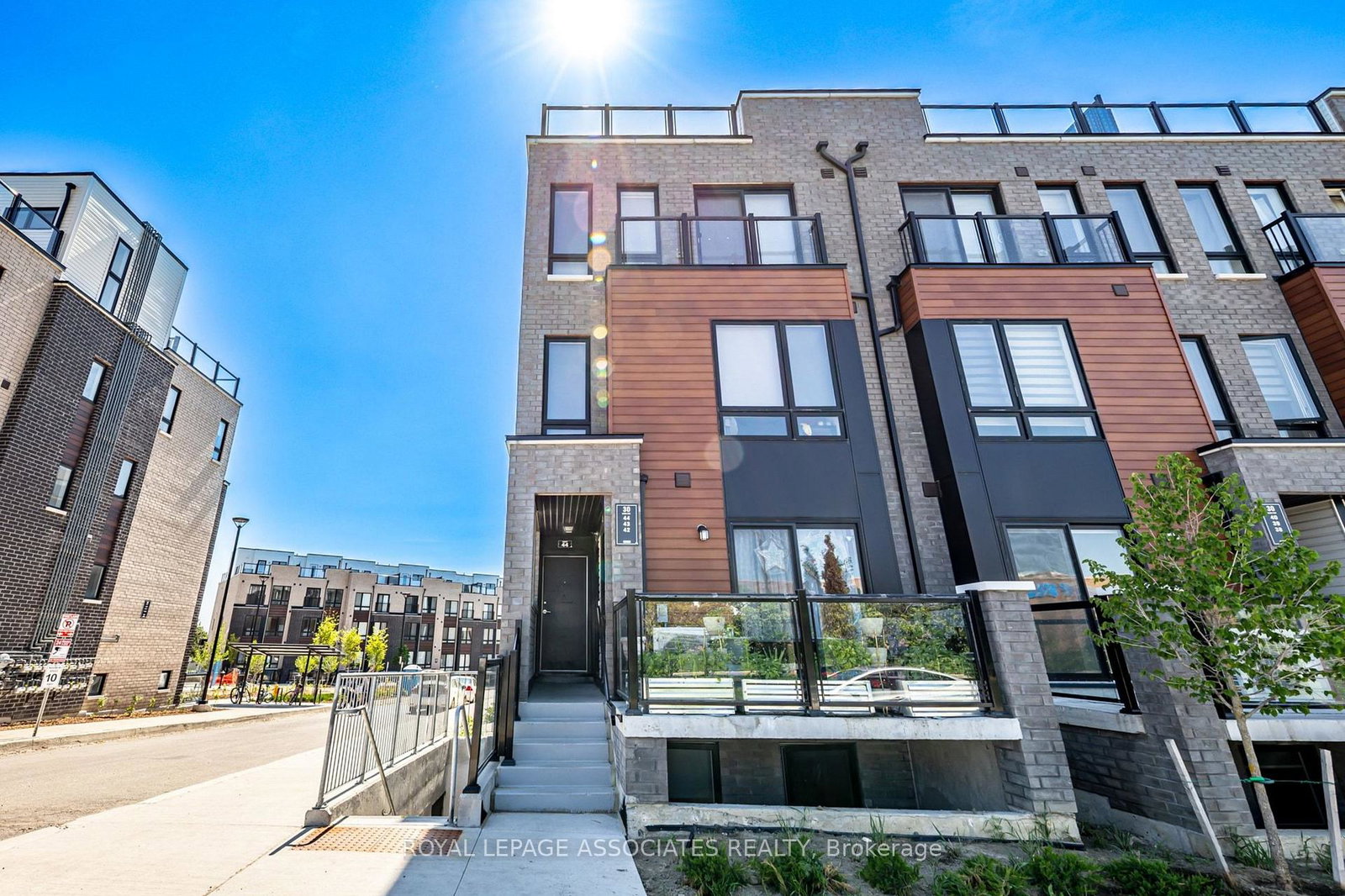 30-liben-way-scarborough-ontario-e13416708