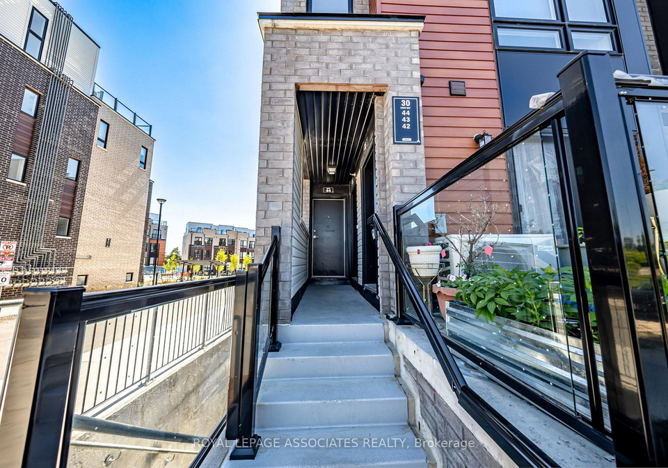 30-liben-way-scarborough-ontario-e13416708