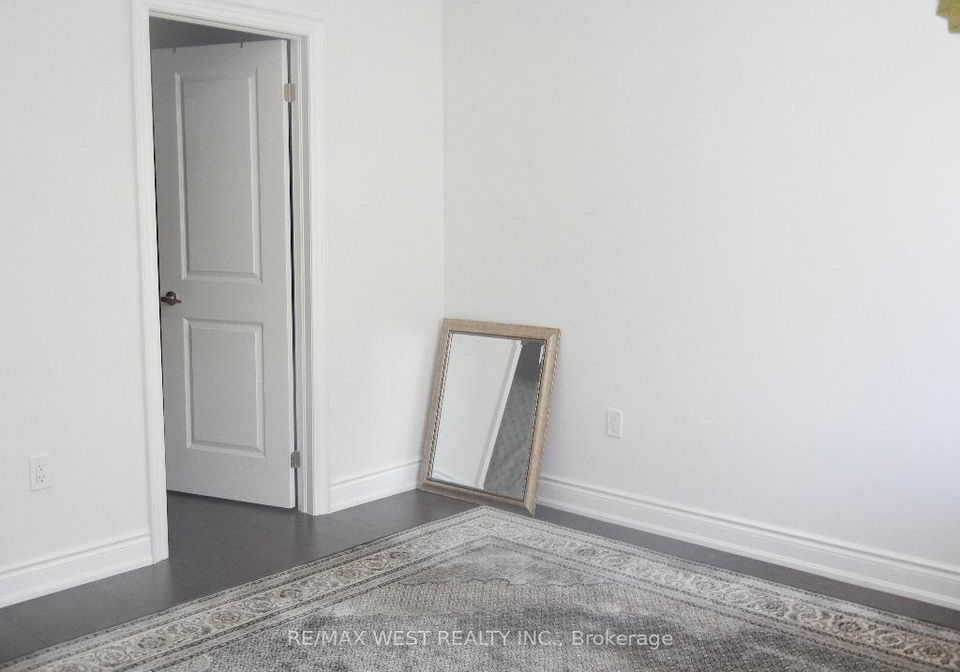 1059-pisces-trail-pickering-ontario-e13416950
