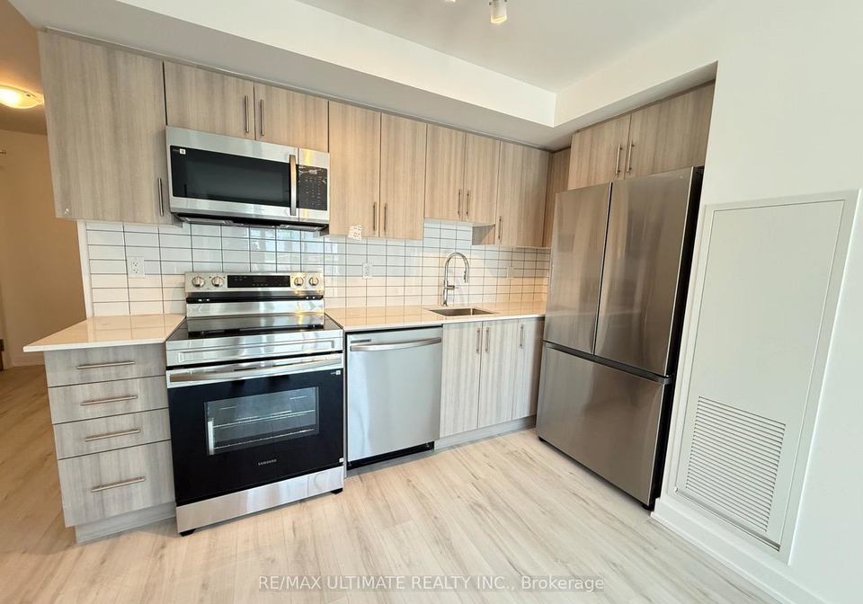 1010-sandy-beach-road-pickering-ontario-e13417108