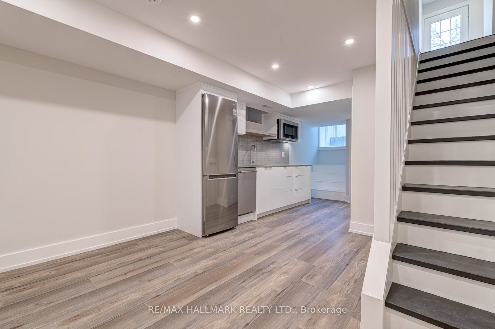 924-broadview-avenue-east-york-ontario-e13417562