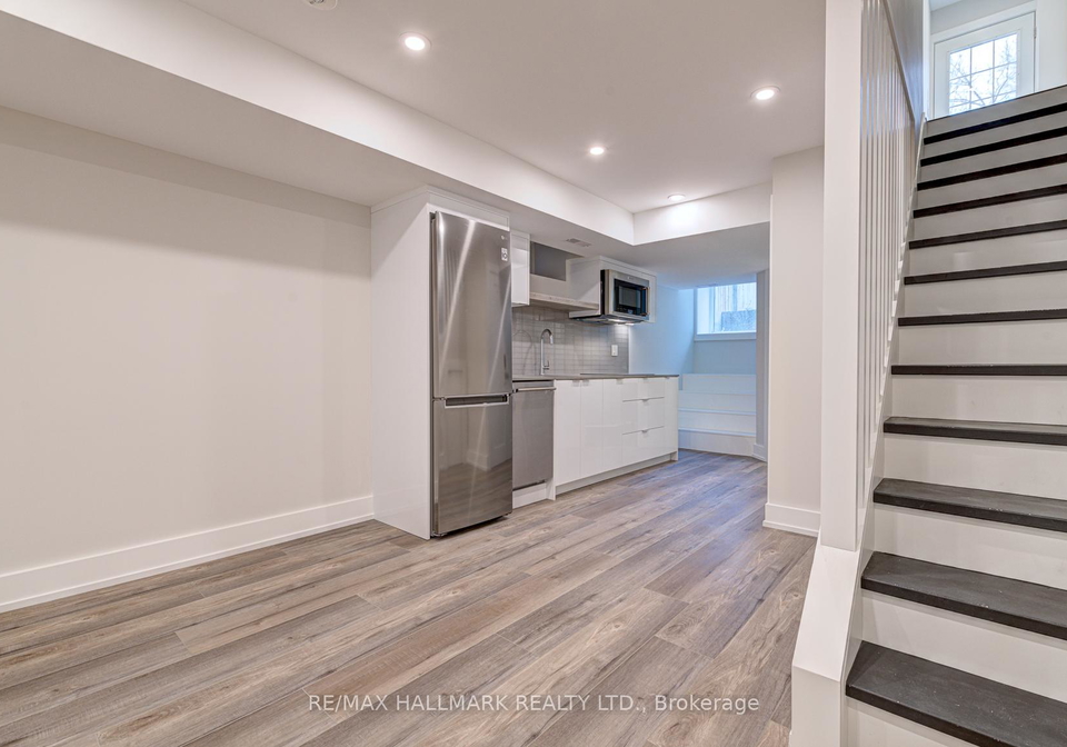 924-broadview-avenue-east-york-ontario-e13417562