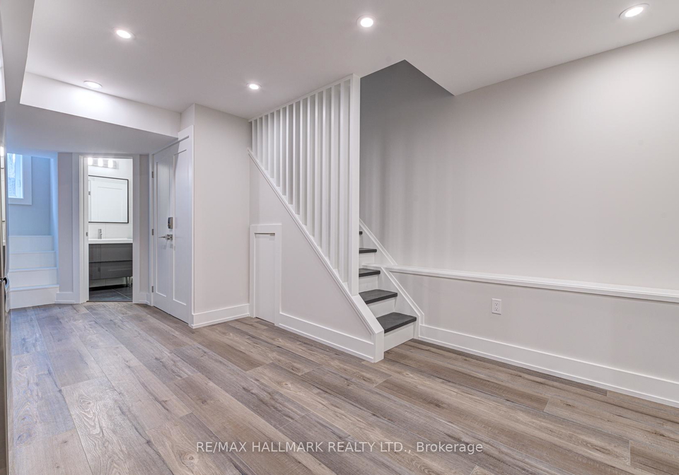 924-broadview-avenue-east-york-ontario-e13417562