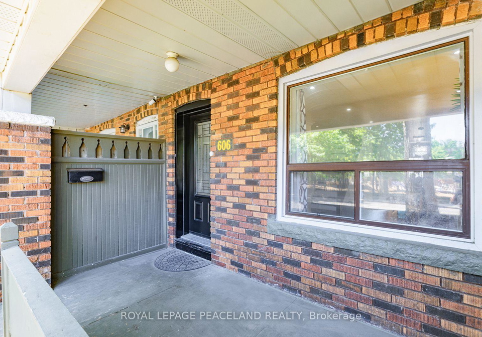 606-coxwell-avenue-toronto-ontario-e13418176