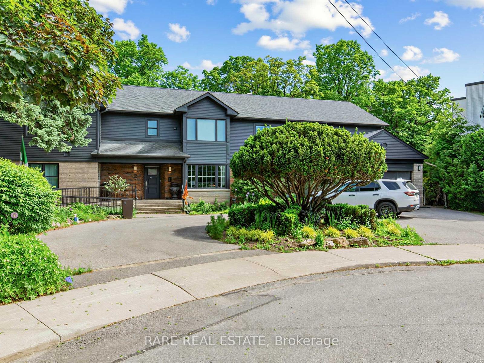 2-leander-court-east-york-ontario-e13418458