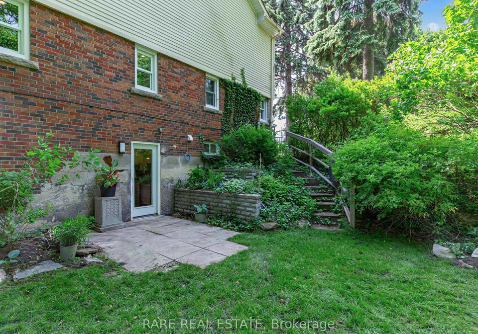 2-leander-court-east-york-ontario-e13418458