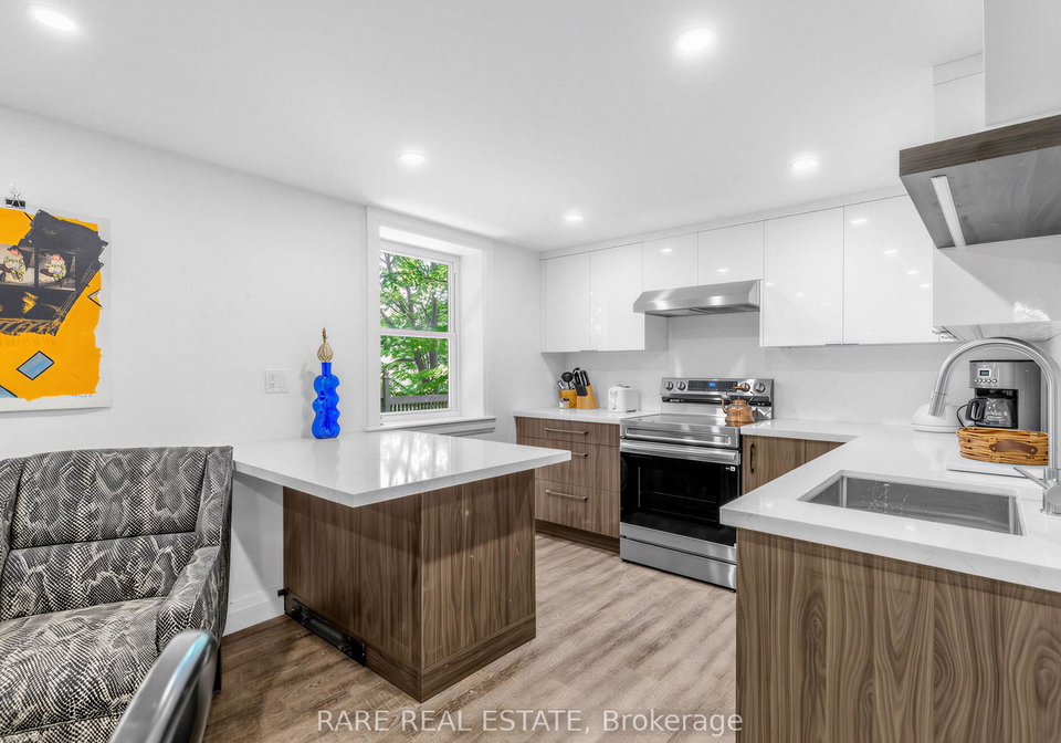 2-leander-court-east-york-ontario-e13418458