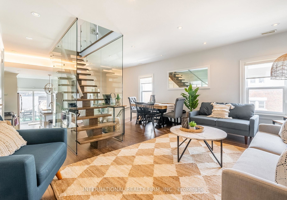 2256-queen-street-e-toronto-ontario-e13418638