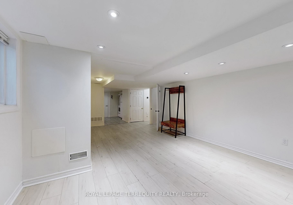 246-elizabeth-street-oshawa-ontario-e13418906