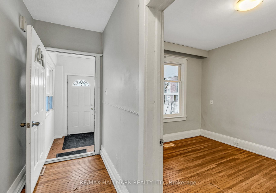 20-kelvin-avenue-toronto-ontario-e13420618