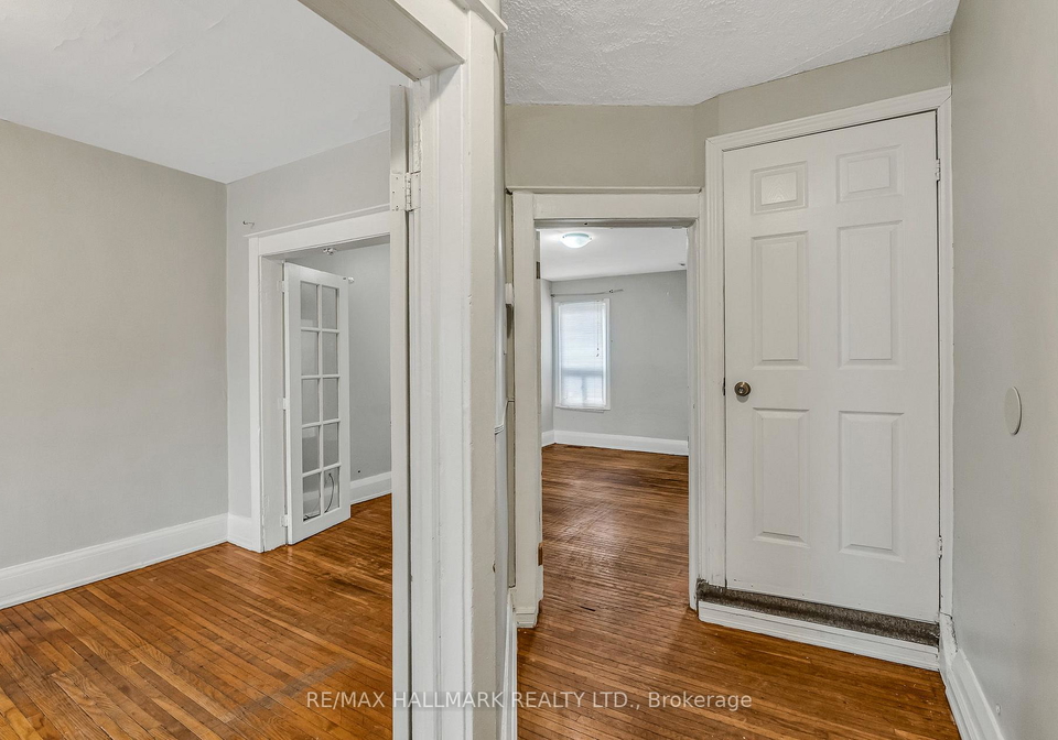 20-kelvin-avenue-toronto-ontario-e13420618