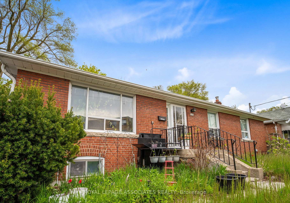 256-ferris-road-east-york-ontario-e13421168