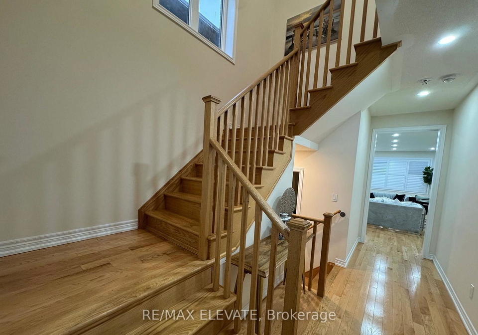 1187-enchanted-crescent-pickering-ontario-e13422660