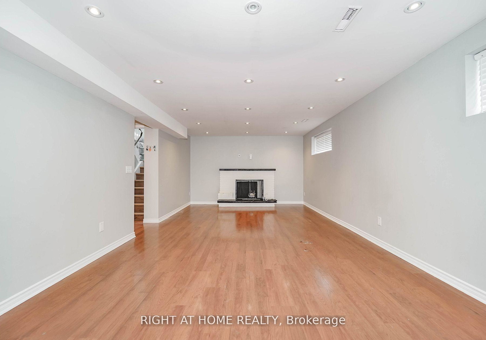 2-iangrove-terrace-scarborough-ontario-e13422792