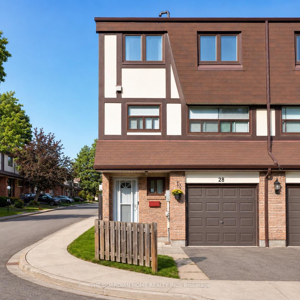 1975-memory-lane-pickering-ontario-e13422824