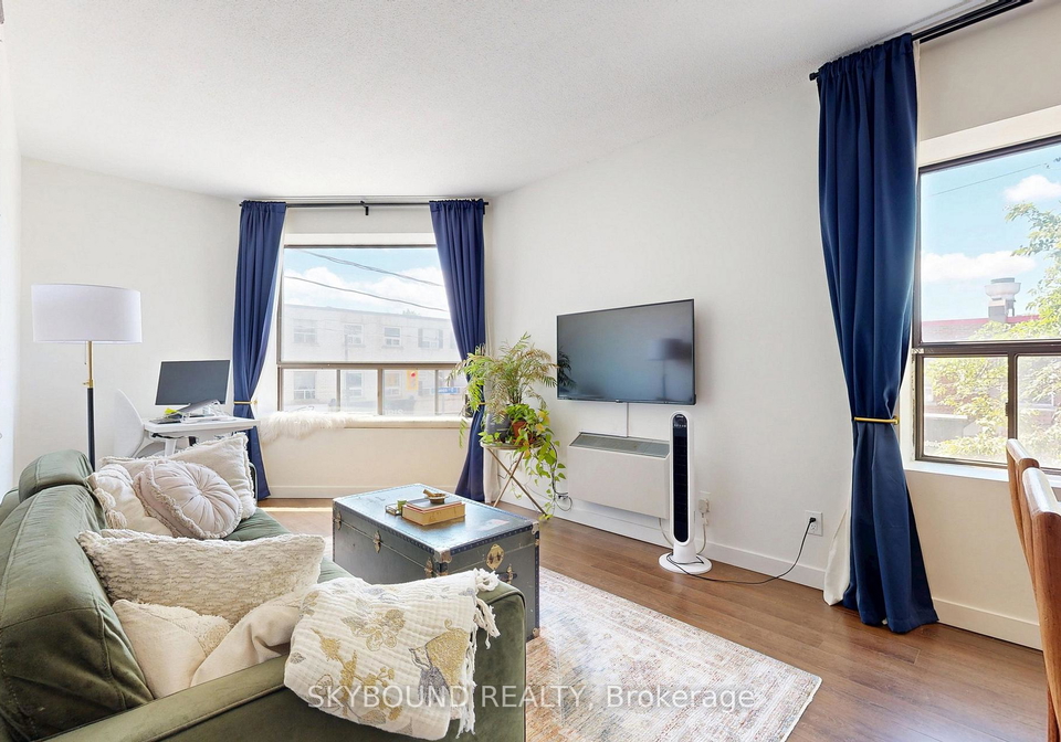 2104-queen-street-e-toronto-ontario-e13424636