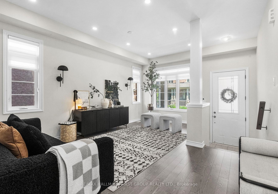 16-cachia-lane-ajax-ontario-e13425294