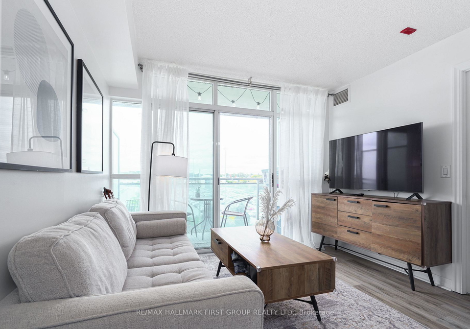 1600-charles-street-whitby-ontario-e13425700